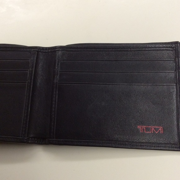 TUMI Black Leather Men's Wallet - Picture 1 of 4